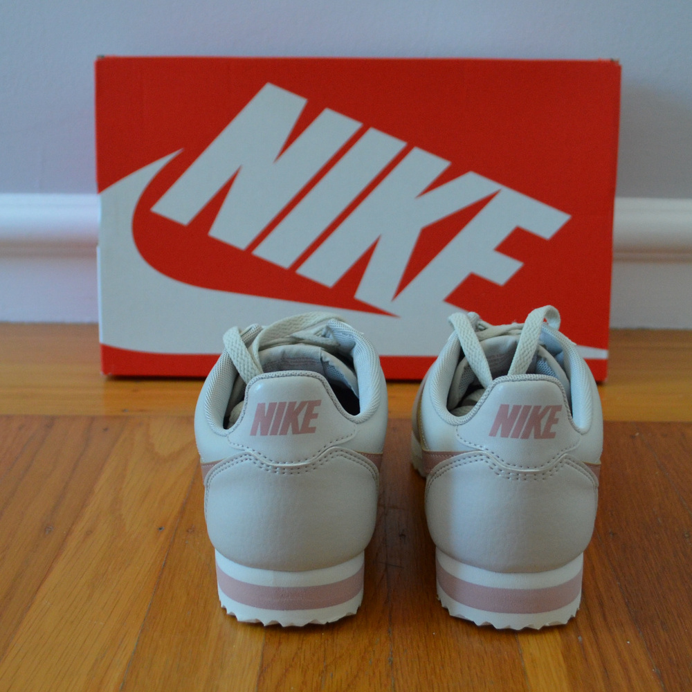 NIKE Cortez Classic Leather Sneakers - Picture 8 of 8